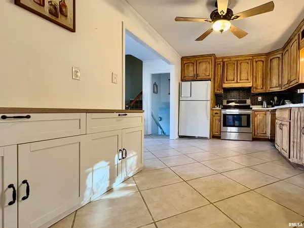 $209,900 | 3 Newland Lane, Jacksonville, IL 62650