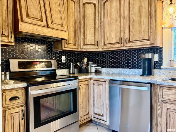 $209,900 | 3 Newland Lane, Jacksonville, IL 62650