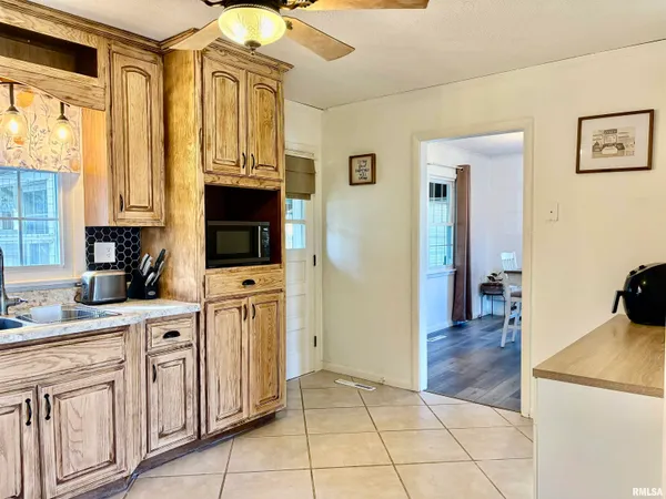 $209,900 | 3 Newland Lane, Jacksonville, IL 62650