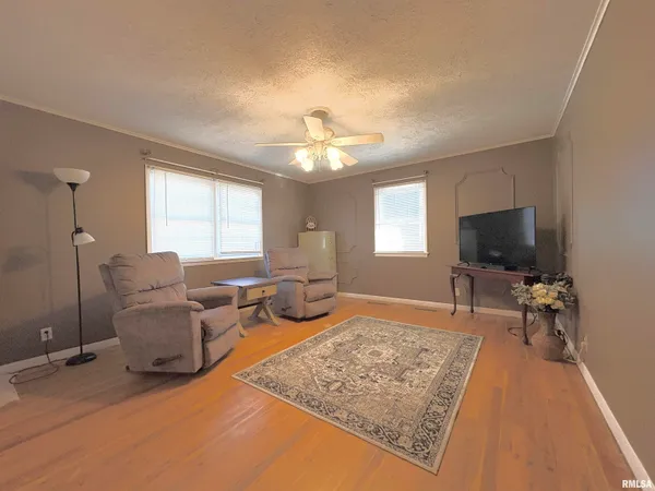 $209,900 | 3 Newland Lane, Jacksonville, IL 62650
