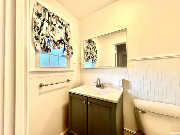 $209,900 | 3 Newland Lane, Jacksonville, IL 62650