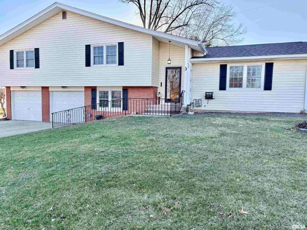 $209,900 | 3 Newland Lane, Jacksonville, IL 62650