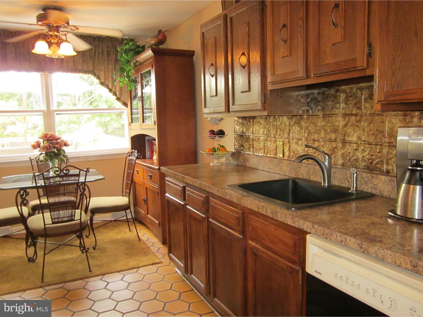 634 Quarry Road Perkasie, PA 18944 - Photo 10 of 25 Kitchen