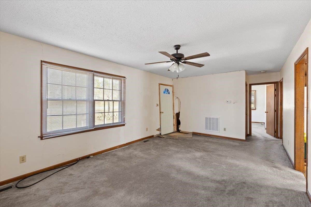 9120 Pippin Road Zebulon, NC 27597 - Photo 10 of 17 Photo 10