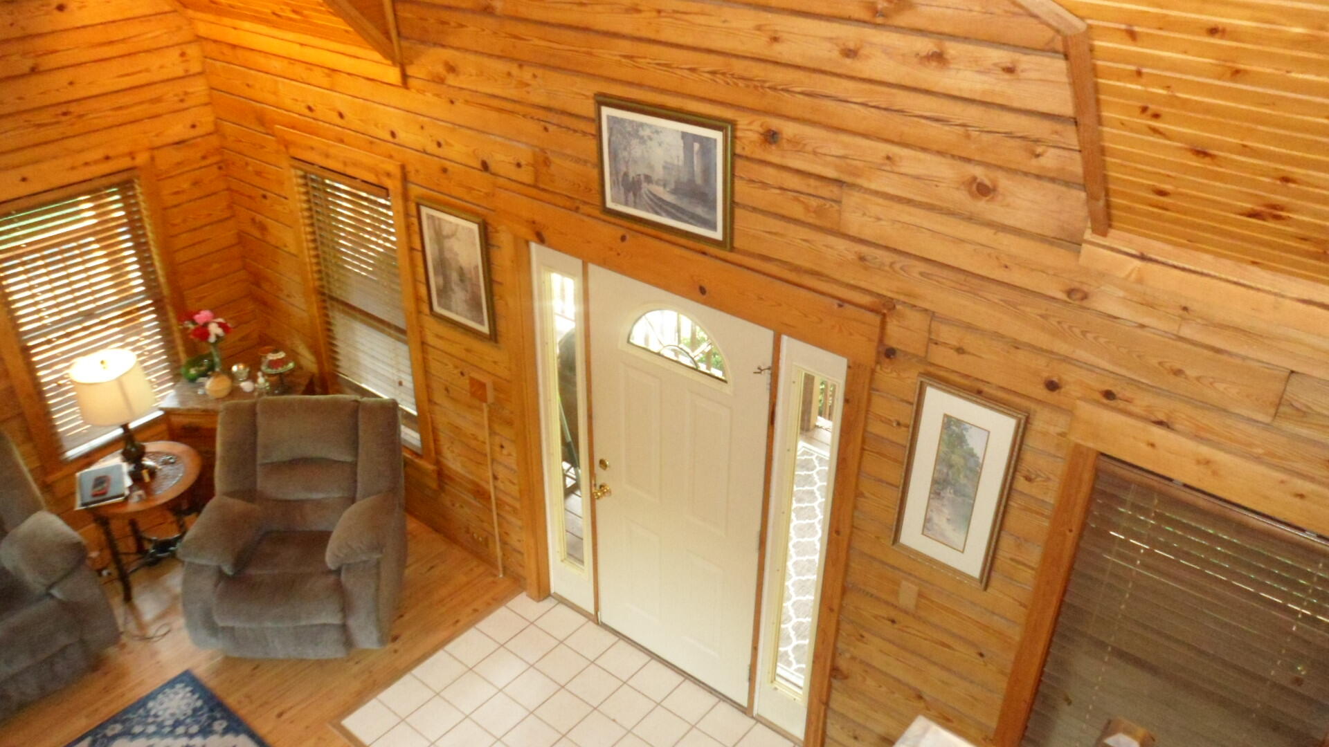 264 River Valley Road Frankfort, KY 40601 - Photo 5 of 60 inside front door 2