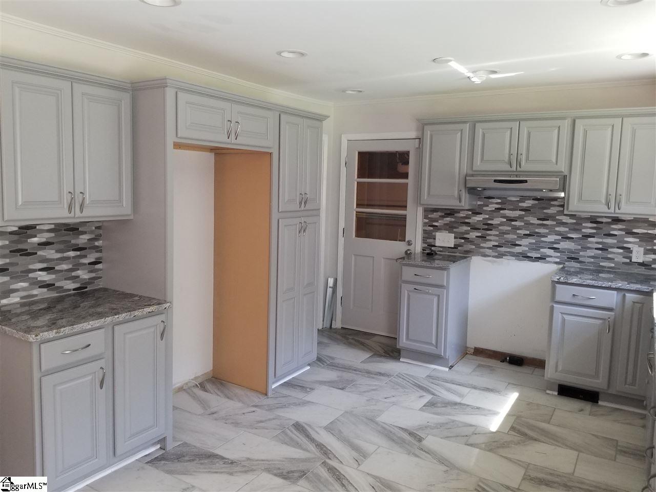 109 Knoxtowne Road Easley, SC 29640 - Photo 2 of 9