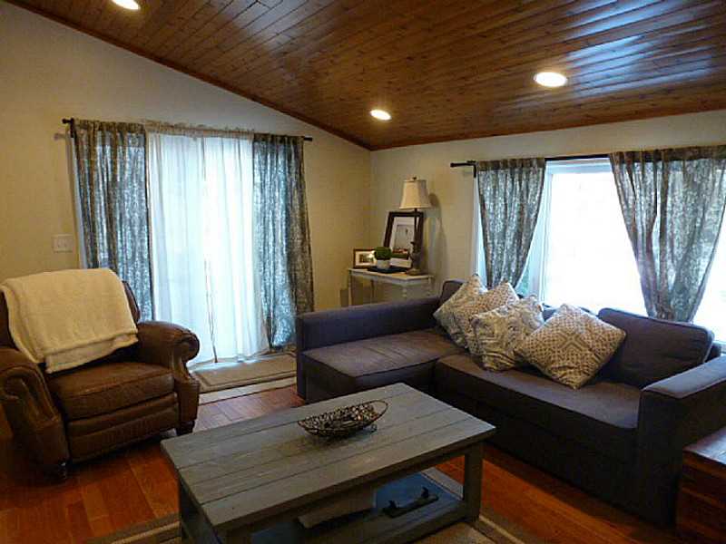 182 Hines Road Cumberland, RI 02864 - Photo 16 of 24 Den/Family/Great Room.