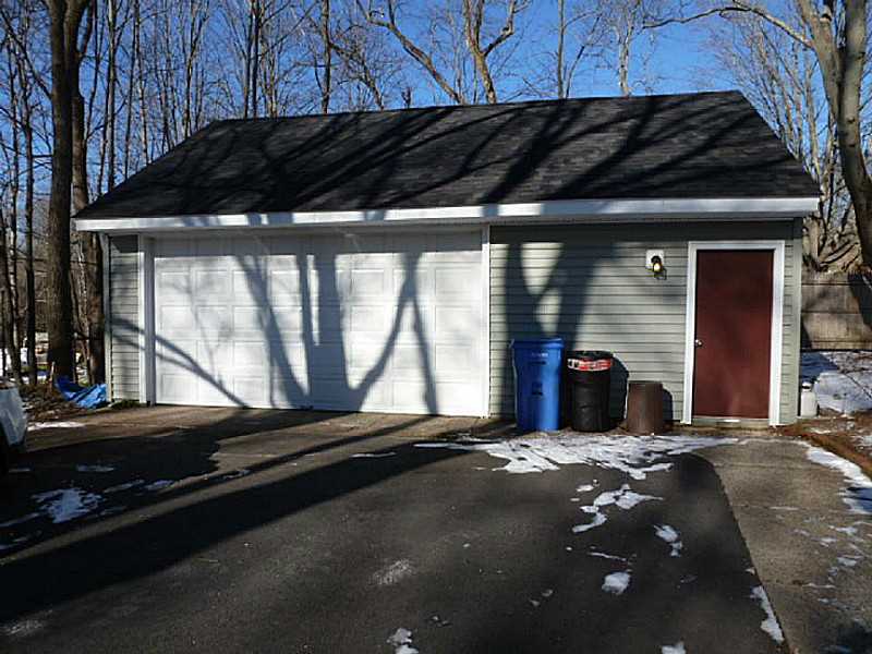 182 Hines Road Cumberland, RI 02864 - Photo 23 of 24 Parking Lot/Garage.