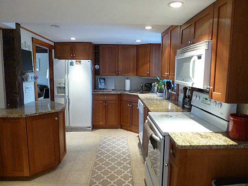 182 Hines Road Cumberland, RI 02864 - Photo 8 of 24 Kitchen.