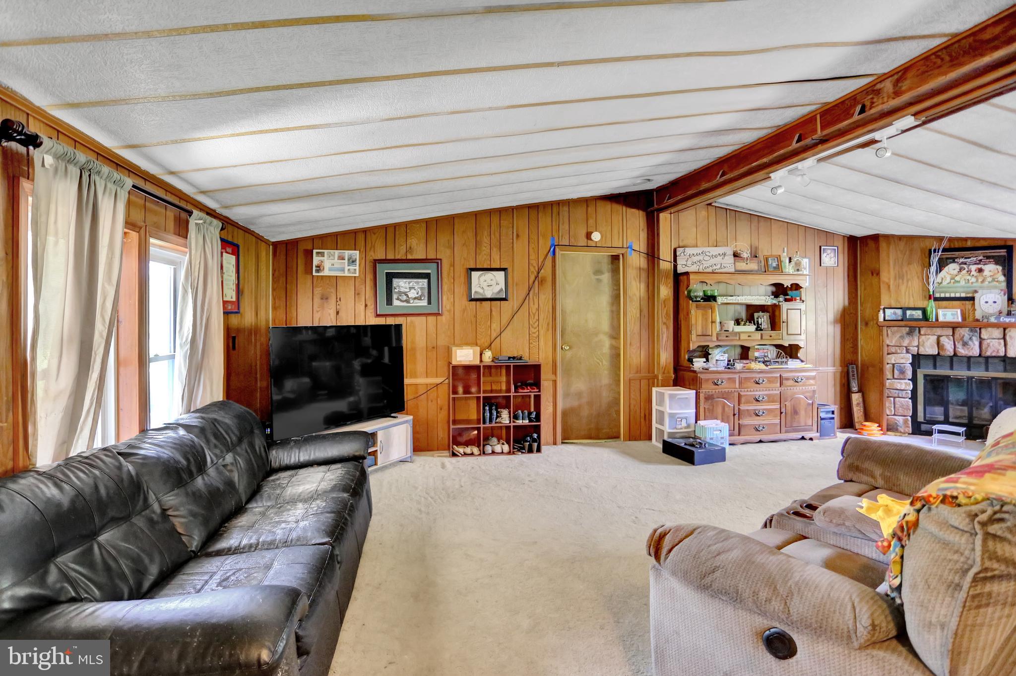 82 Lyons Road Fleetwood, PA 19522 - Photo 4 of 23 Gallery Image 4