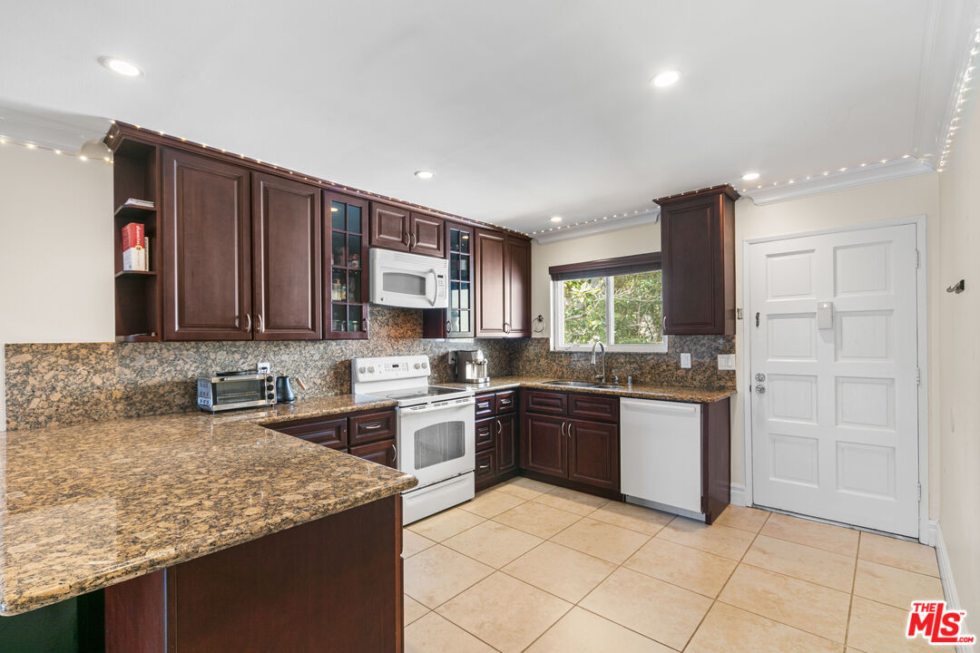 6481 Kanan Dume Road Malibu, CA 90265 - Photo 5 of 27