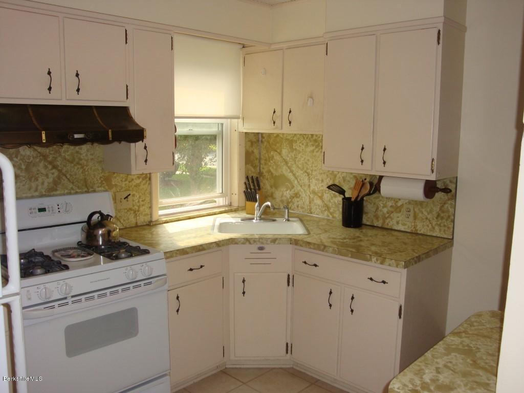 46 Harding Street Pittsfield, MA 01201 - Photo 16 of 21 Kitchen