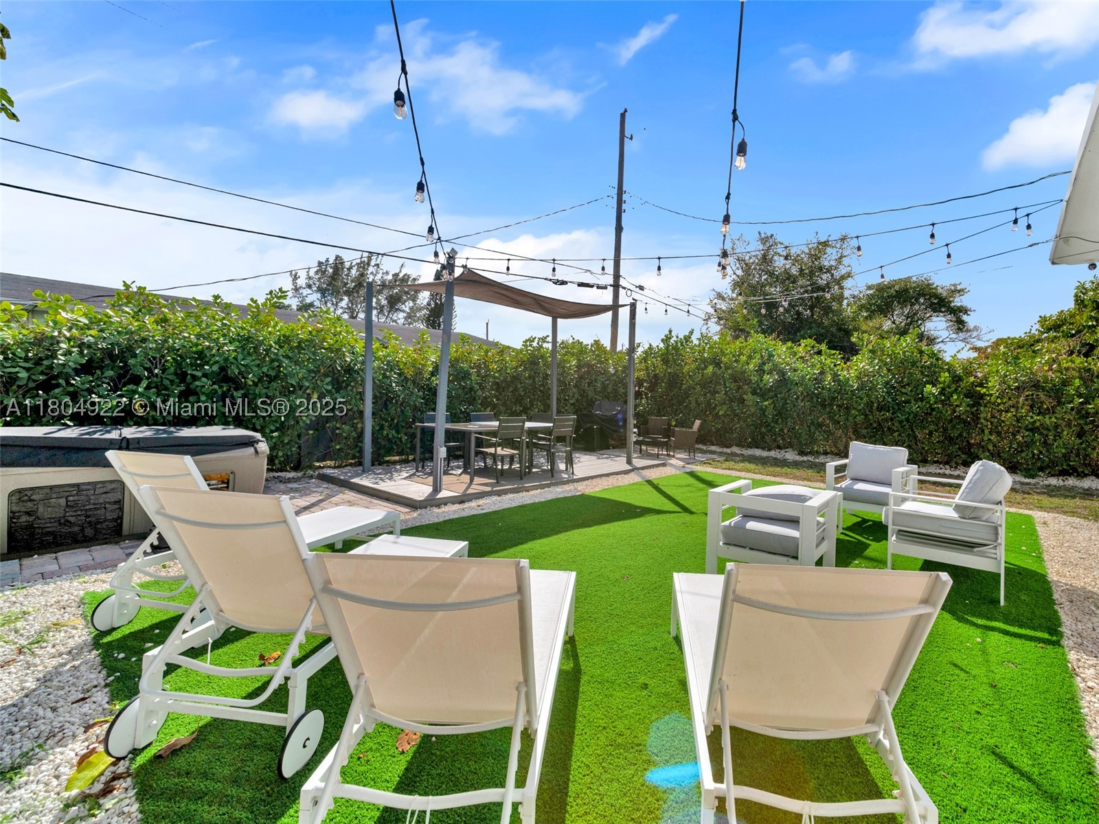 421 West Pembroke Road Hallandale, FL 33009 - Photo 13 of 24 Gallery Image 13