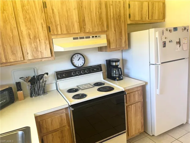 $1,300 | 4346 27th Court Southwest, Unit 206, Naples, FL 34116