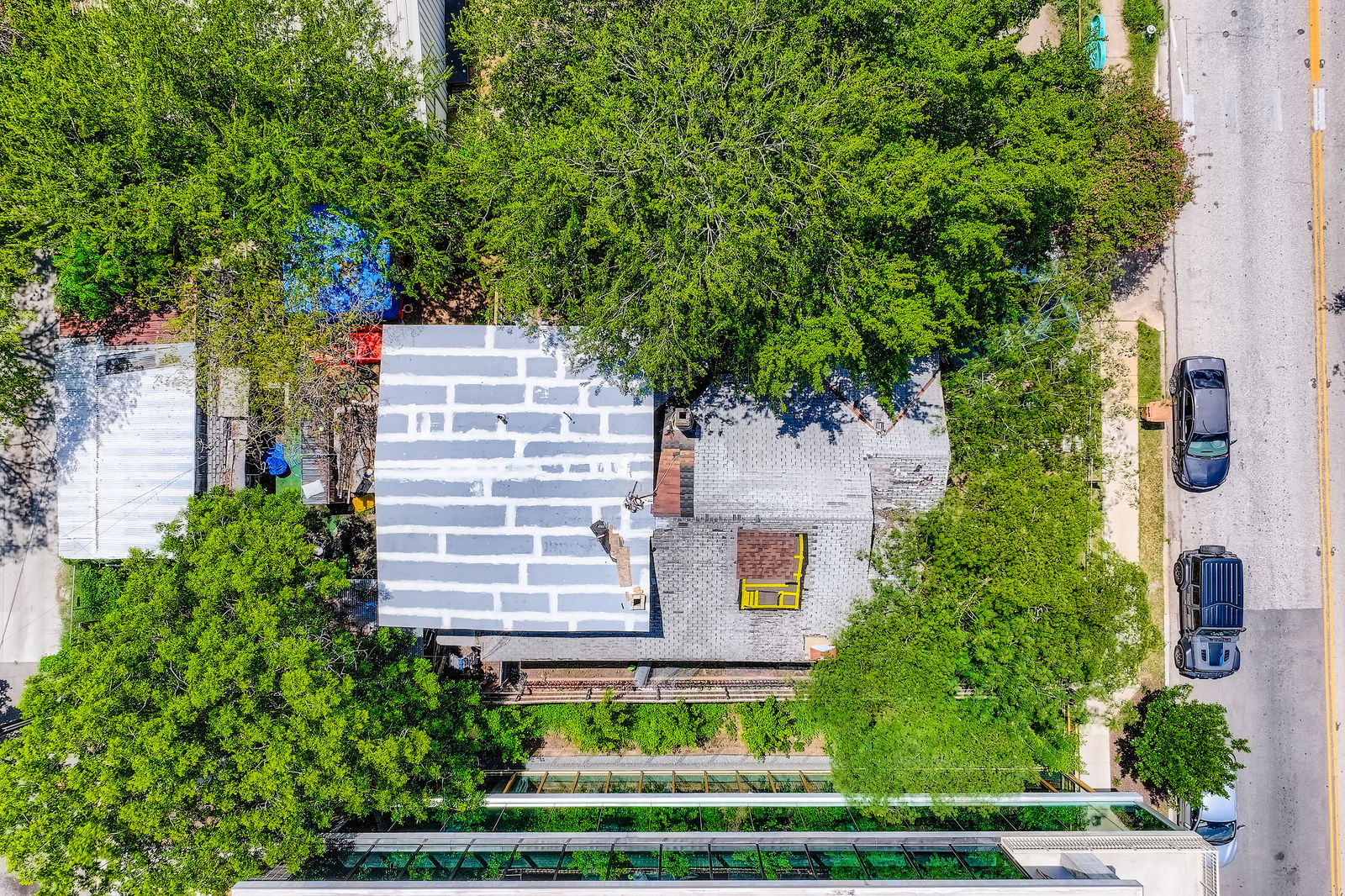 1409 East Cesar Chavez Street Austin, TX 78702 - Photo 11 of 11 front view of a house with a garden