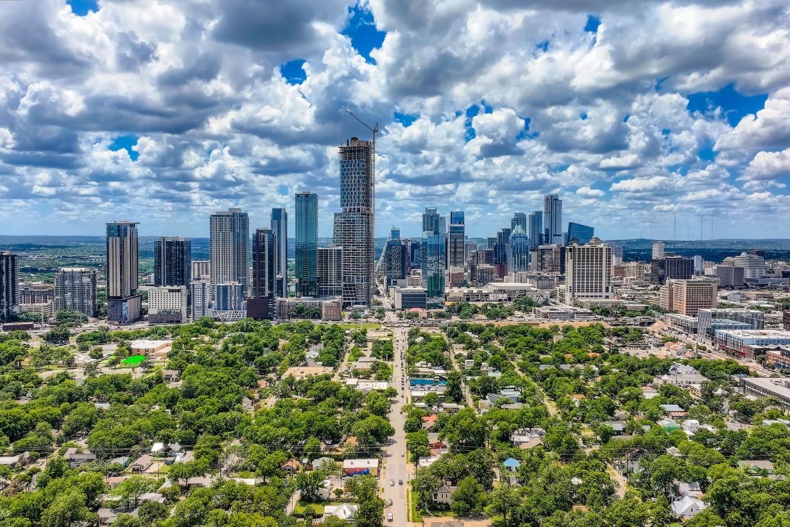 1409 East Cesar Chavez Street Austin, TX 78702 - Photo 7 of 11 a view of a building with yard