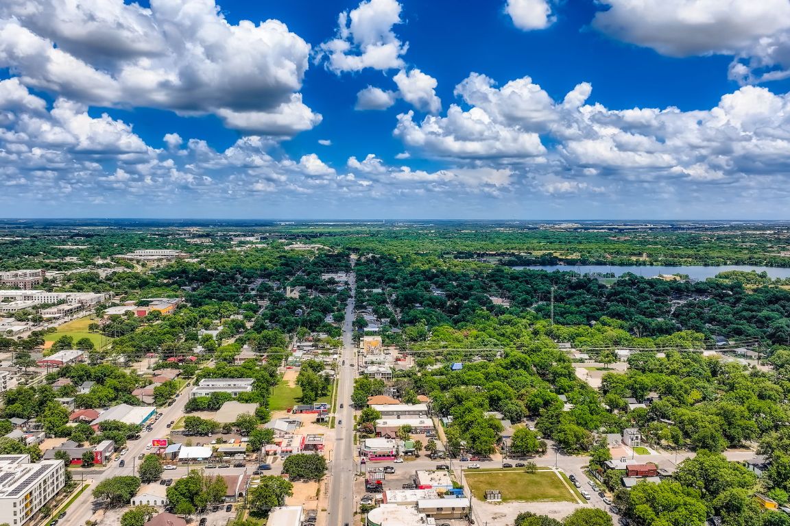 1409 East Cesar Chavez Street Austin, TX 78702 - Photo 9 of 11 a view of a building