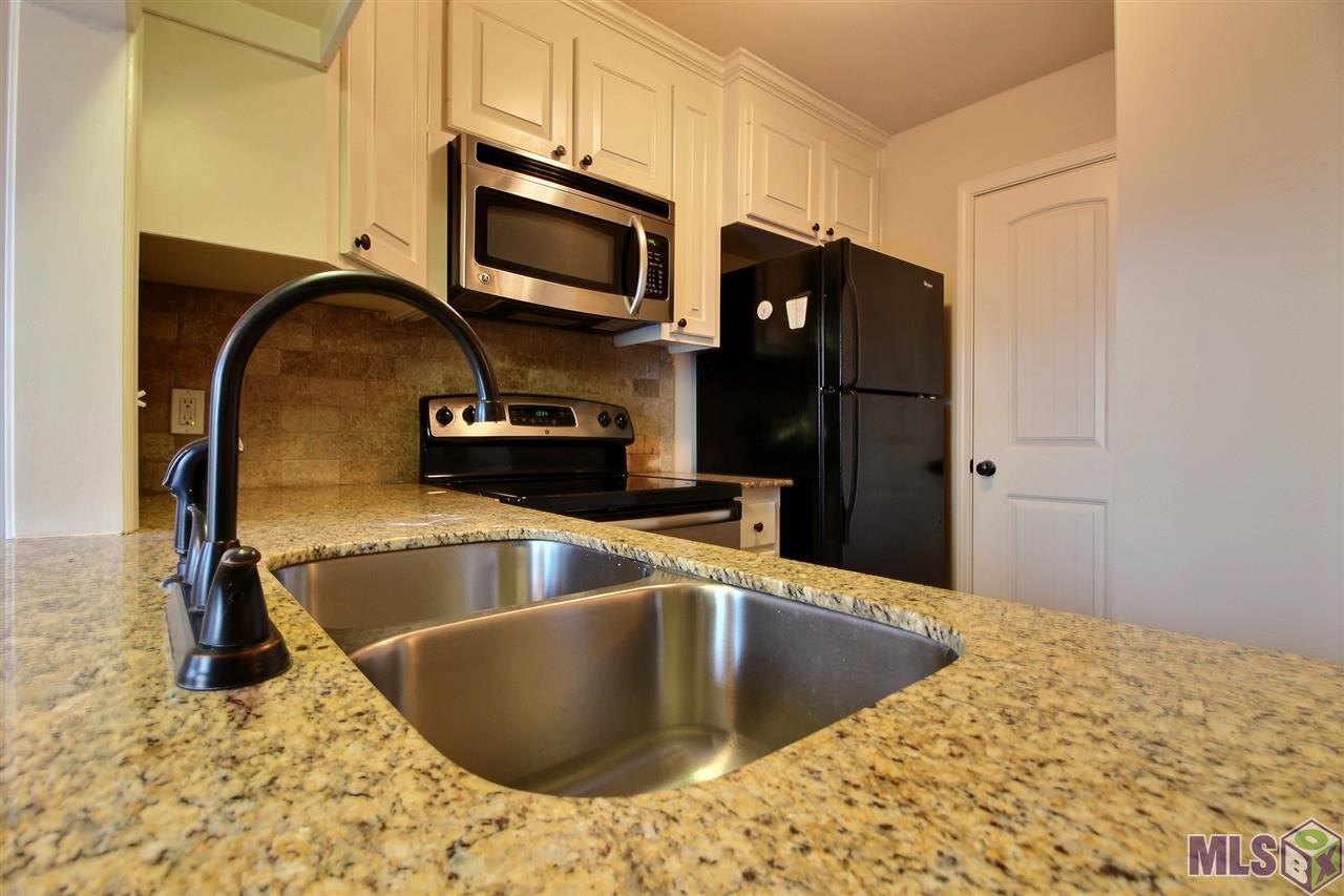 15025 Shenandoah View Court, Unit 1 Baton Rouge, LA 70817 - Photo 3 of 16