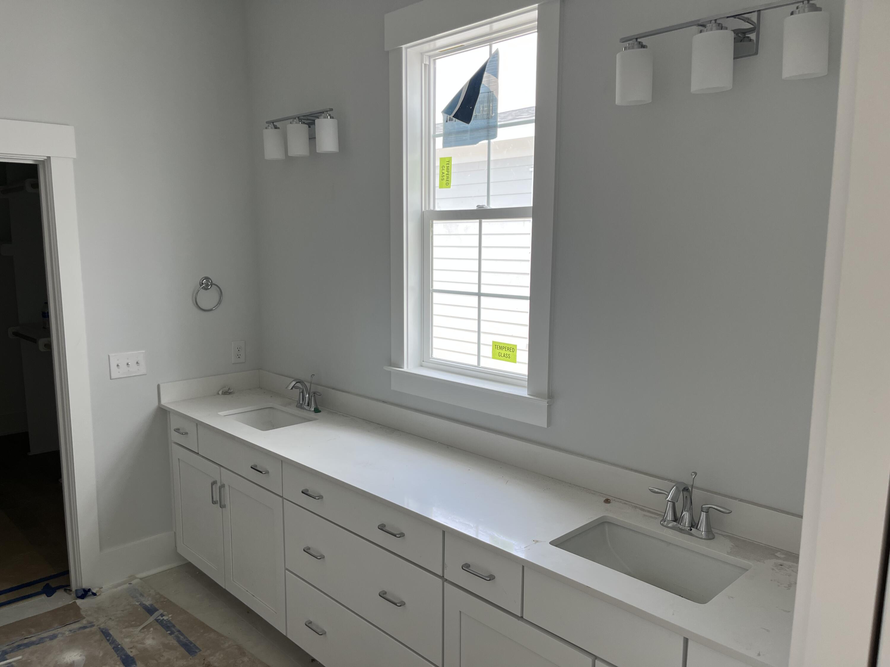 422 Ripple Park Drive Summerville, SC 29486 - Photo 6 of 37 Owner's Bathroom