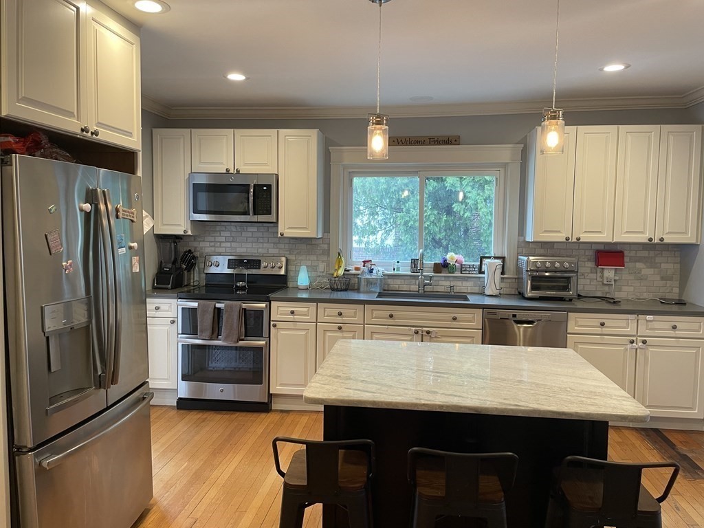 147 Coolidge Road Worcester, MA 01602 - Photo 3 of 30 Gallery Image 3