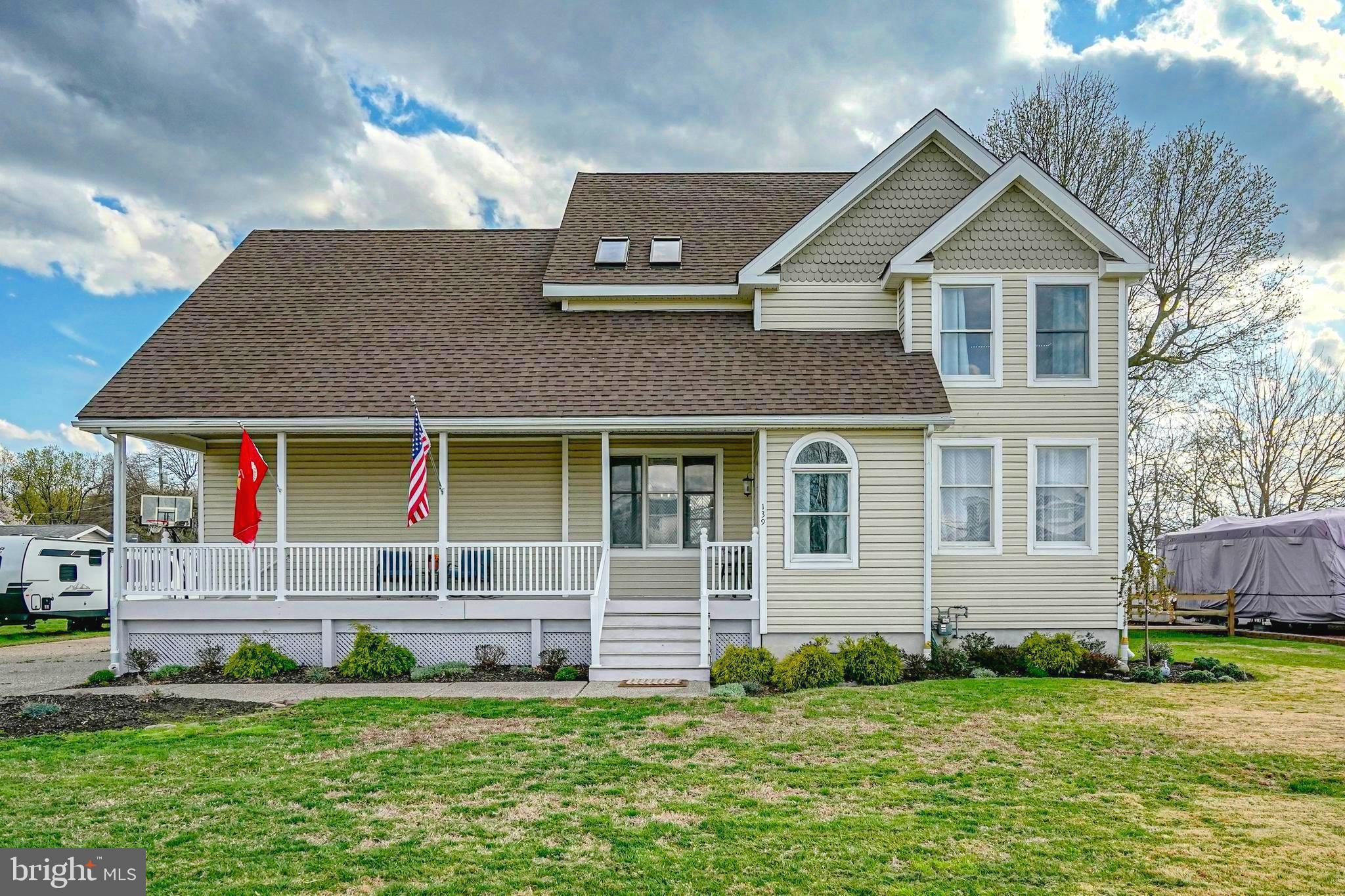 139 Rutgers Road Pennsville, NJ 08070 - Photo 4 of 75 Look at the beautiful front Trex porch!