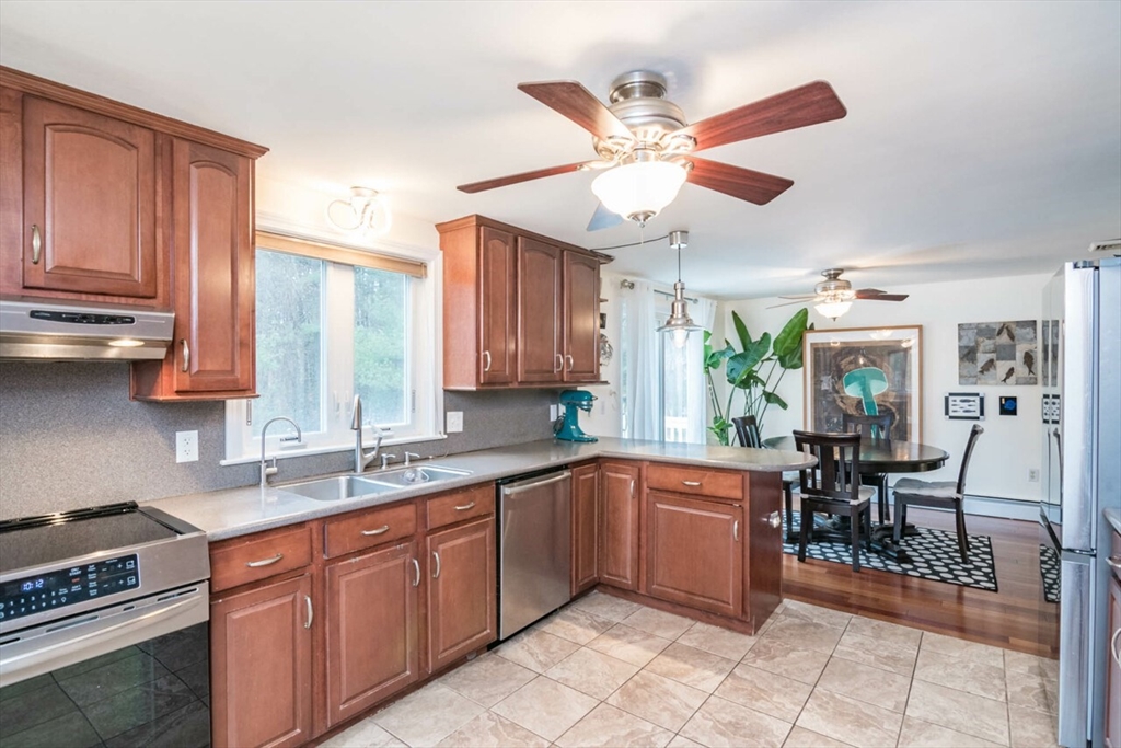 37 Plain Road Westford, MA 01886 - Photo 10 of 42 Gallery Image 10