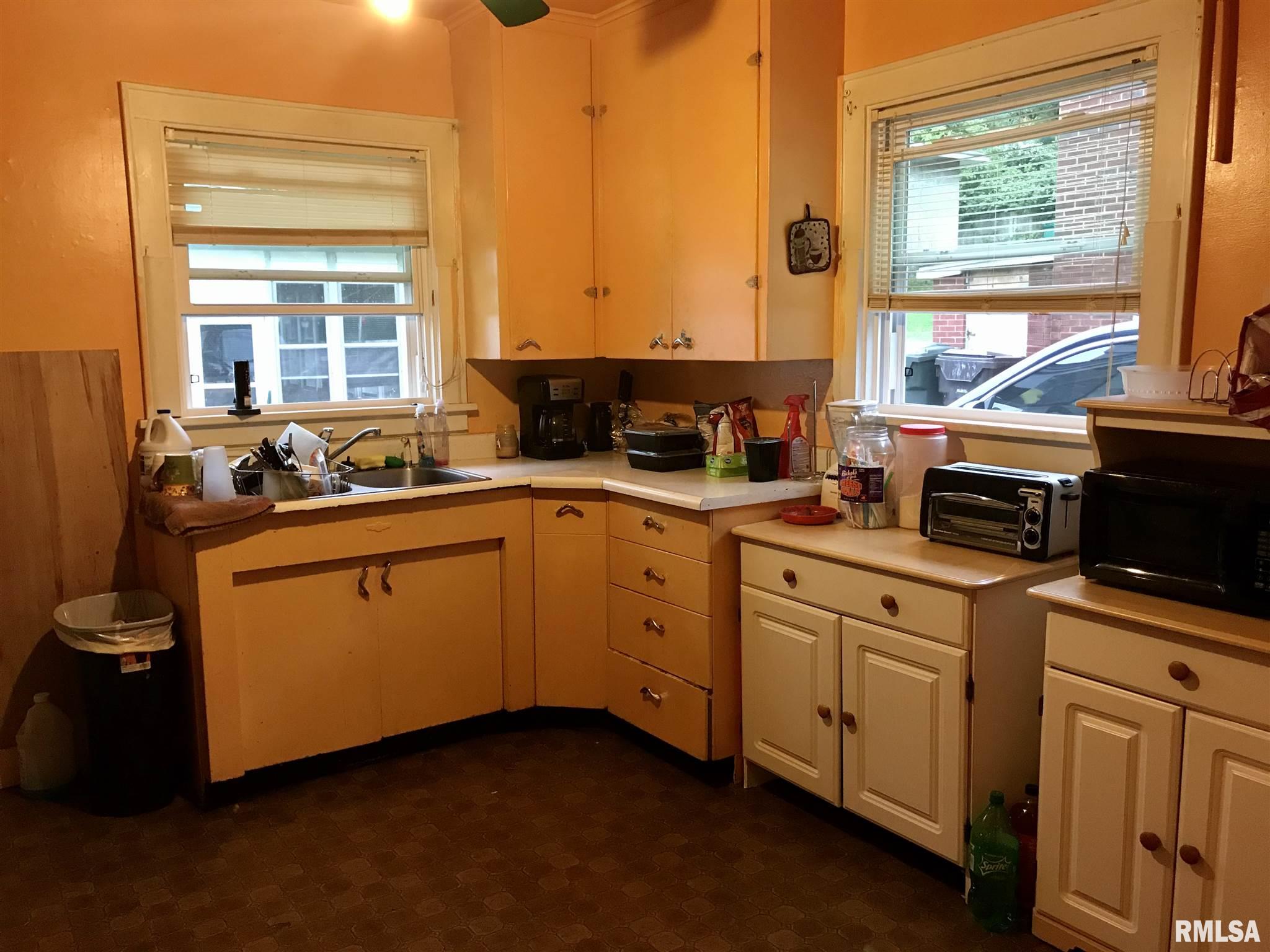 201 Springfield Road East Peoria, IL 61611 - Photo 2 of 19 Gallery Image 2