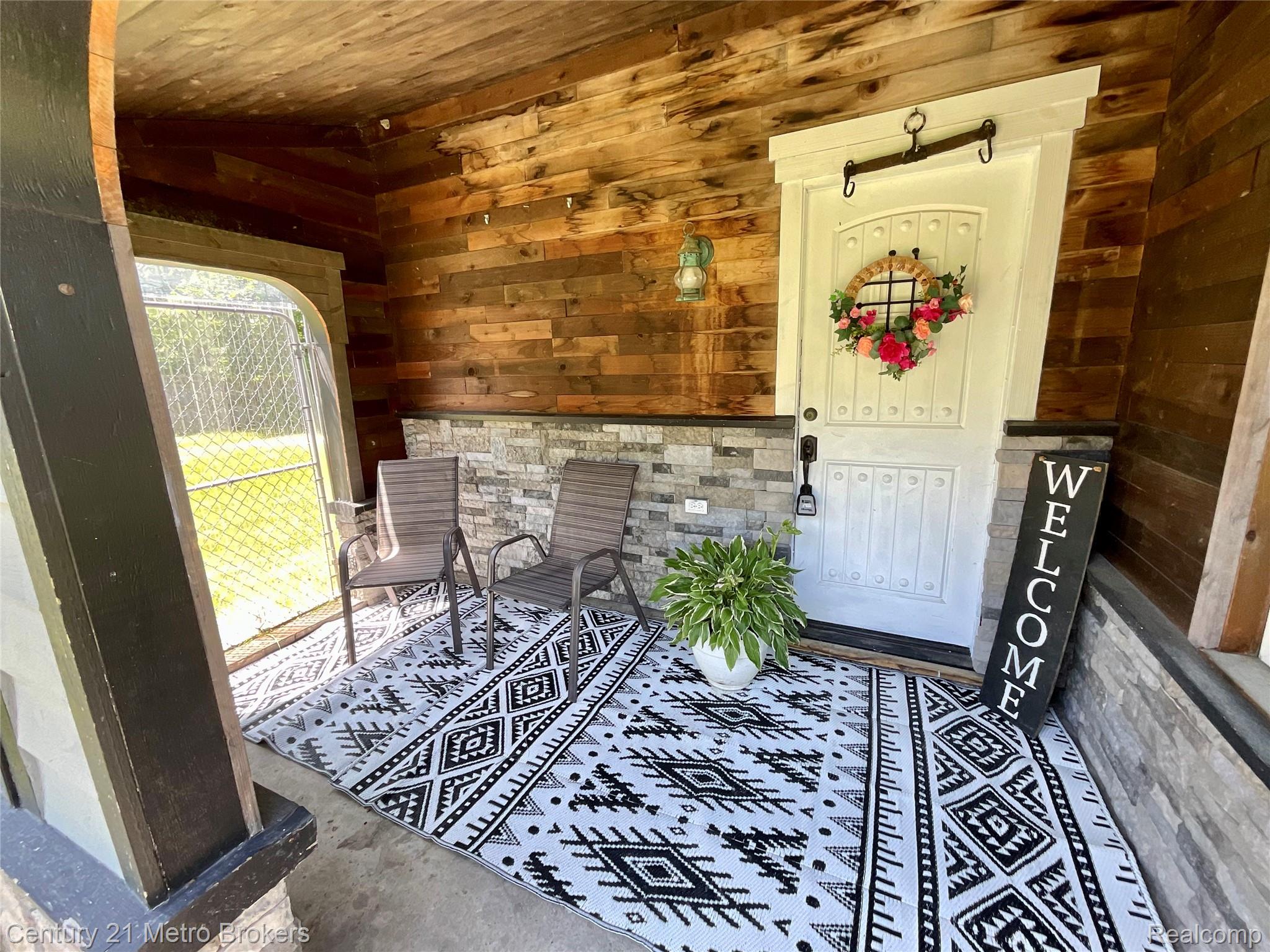 10487 W. Grand Blanc Rd. Gaines, MI 48436 - Photo 3 of 24 F5D747F3-5067-4965-A06C-C3D4709DFE4D.jpeg