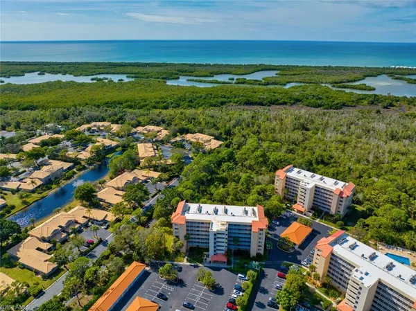 $6,000 | 15161 Cedarwood Lane, Unit 1105, Naples, FL 34110