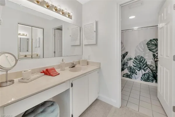 $6,000 | 15161 Cedarwood Lane, Unit 1105, Naples, FL 34110