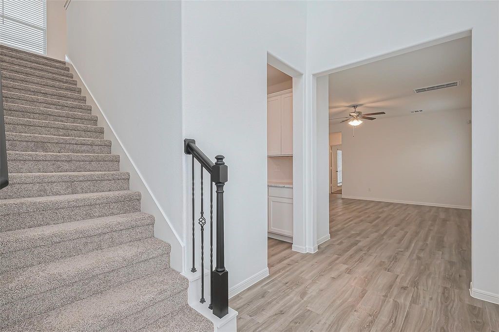 481 Long Br Drive Dayton, TX 77535 - Photo 6 of 39