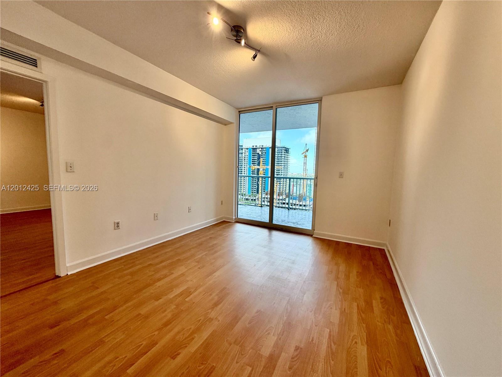 170 Southeast 14th Street, Unit 2906 Miami, FL 33131 - Photo 16 of 33