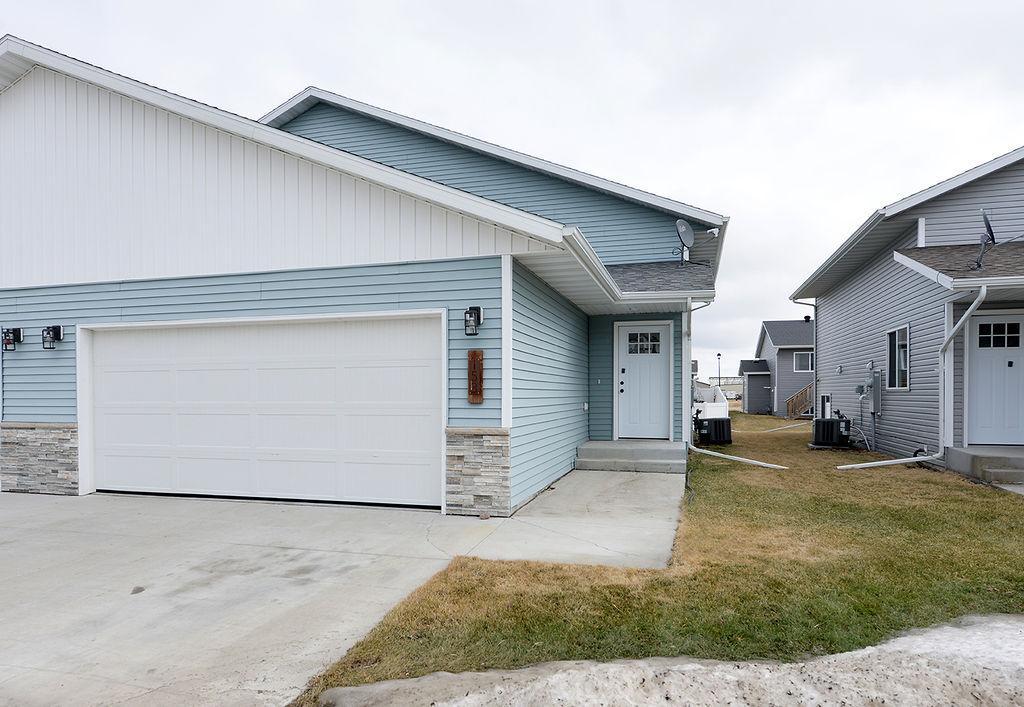 153 Pine Avenue Mapleton, ND 58059 - Photo 1 of 27