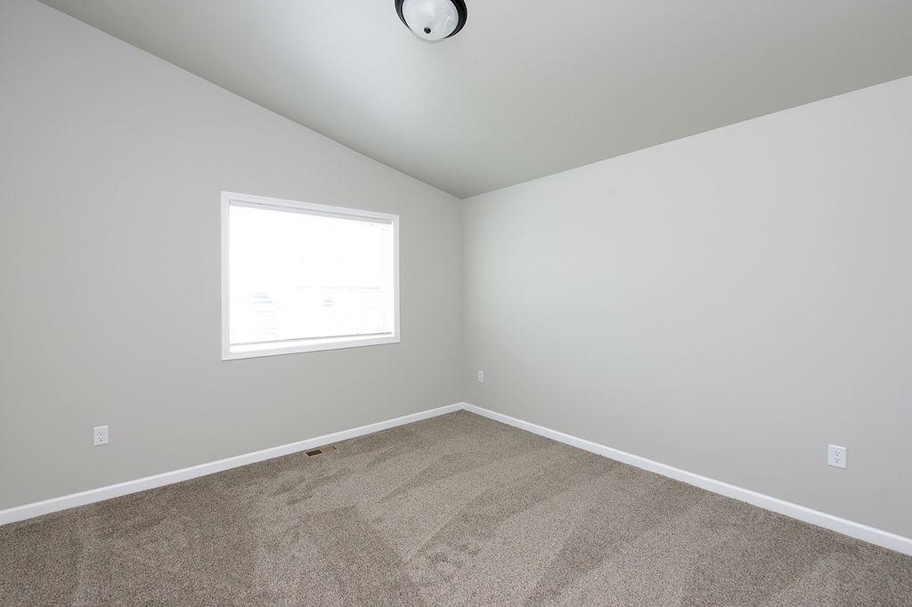 153 Pine Avenue Mapleton, ND 58059 - Photo 12 of 27