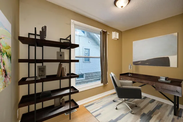 $2,700 | 1036 15th Avenue Southeast, Minneapolis, MN 55414