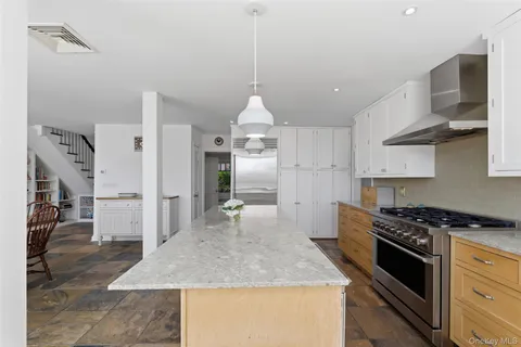$3,200,000 | 9 Bishop Place, Larchmont, NY 10538