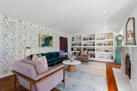 $3,200,000 | 9 Bishop Place, Larchmont, NY 10538