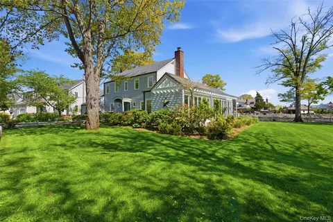 $3,200,000 | 9 Bishop Place, Larchmont, NY 10538