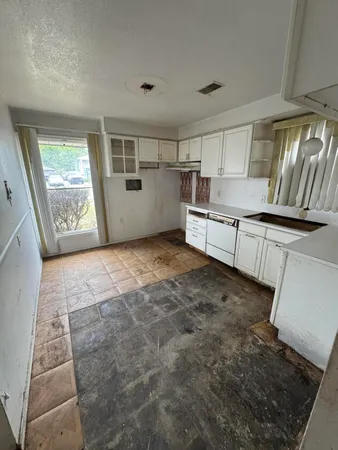 $109,900 | 20043 Wyoming Avenue, Detroit, MI 48221
