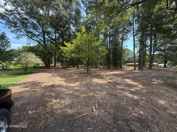 $125,000 | 1 35th Highway, Carthage, MS 39051
