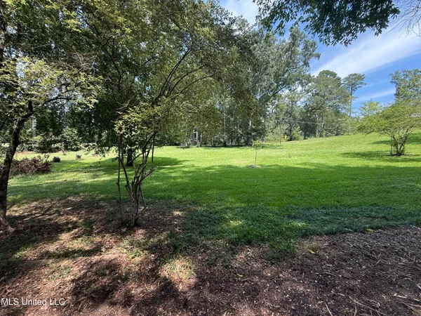 $125,000 | 1 35th Highway, Carthage, MS 39051