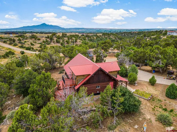 a outdoor view with sitting space