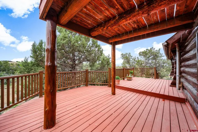 a view of a walk in closet