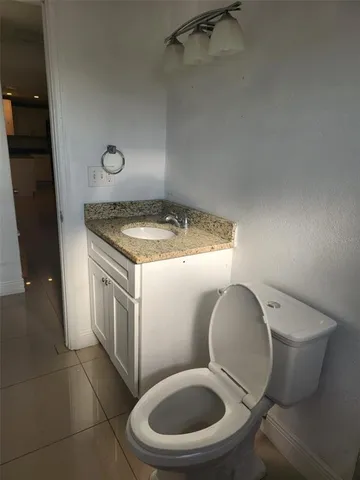 $3,400 | 8518 Woodlake Drive, Tampa, FL 33615