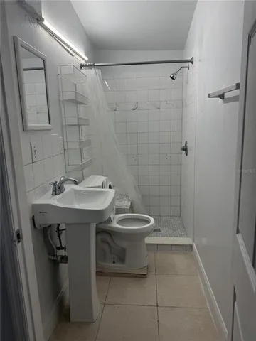 $3,400 | 8518 Woodlake Drive, Tampa, FL 33615