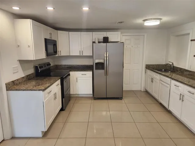 $3,400 | 8518 Woodlake Drive, Tampa, FL 33615