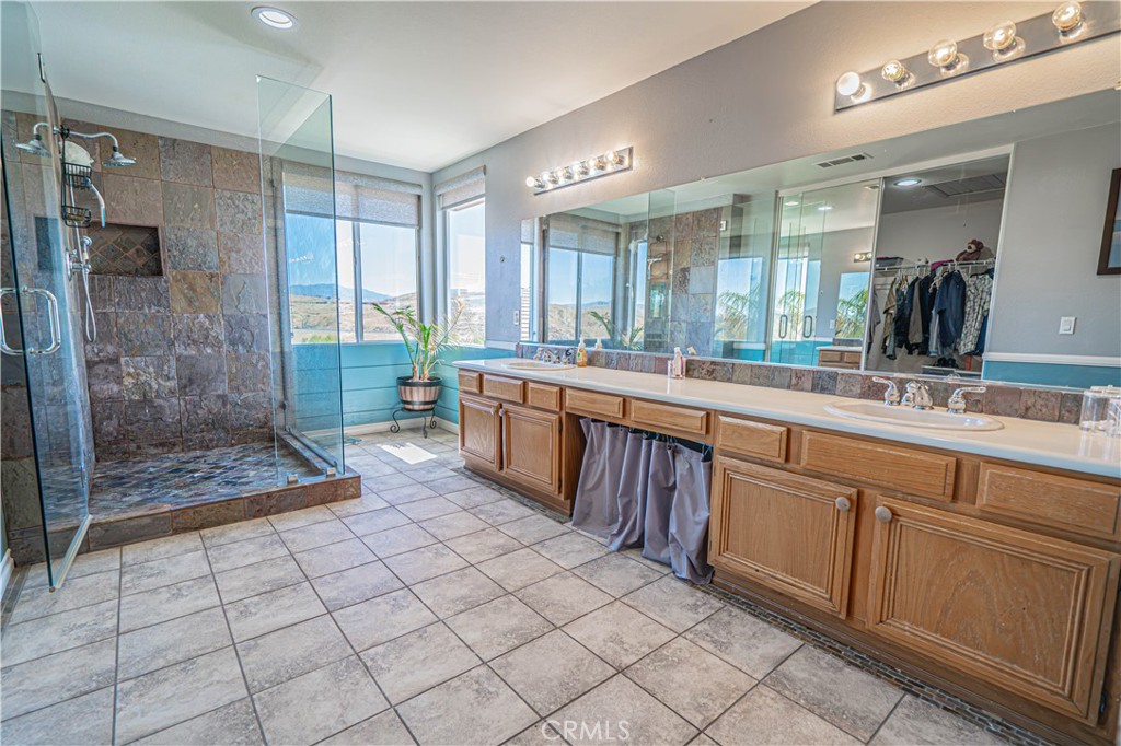 32628 Ridge Top Lane Castaic, CA 91384 - Photo 37 of 57 Gallery Image 37
