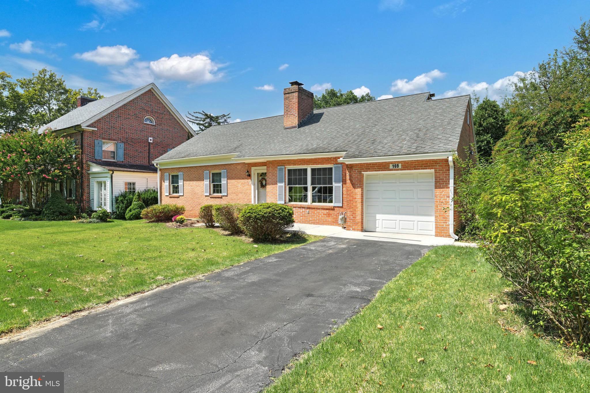 169 Irving Road York, PA 17403 - Photo 2 of 27 Gallery Image 2