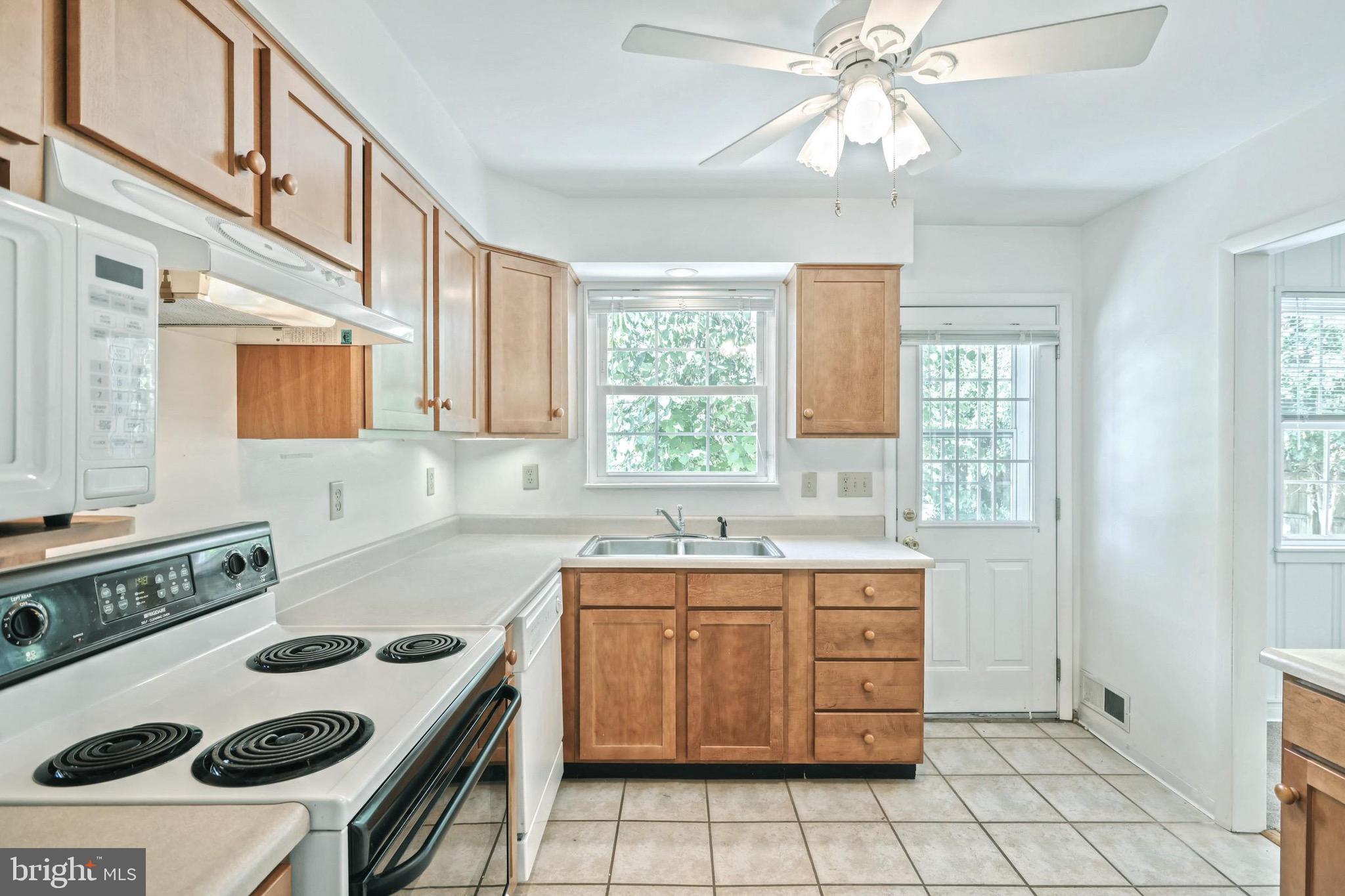 169 Irving Road York, PA 17403 - Photo 16 of 27 Gallery Image 16