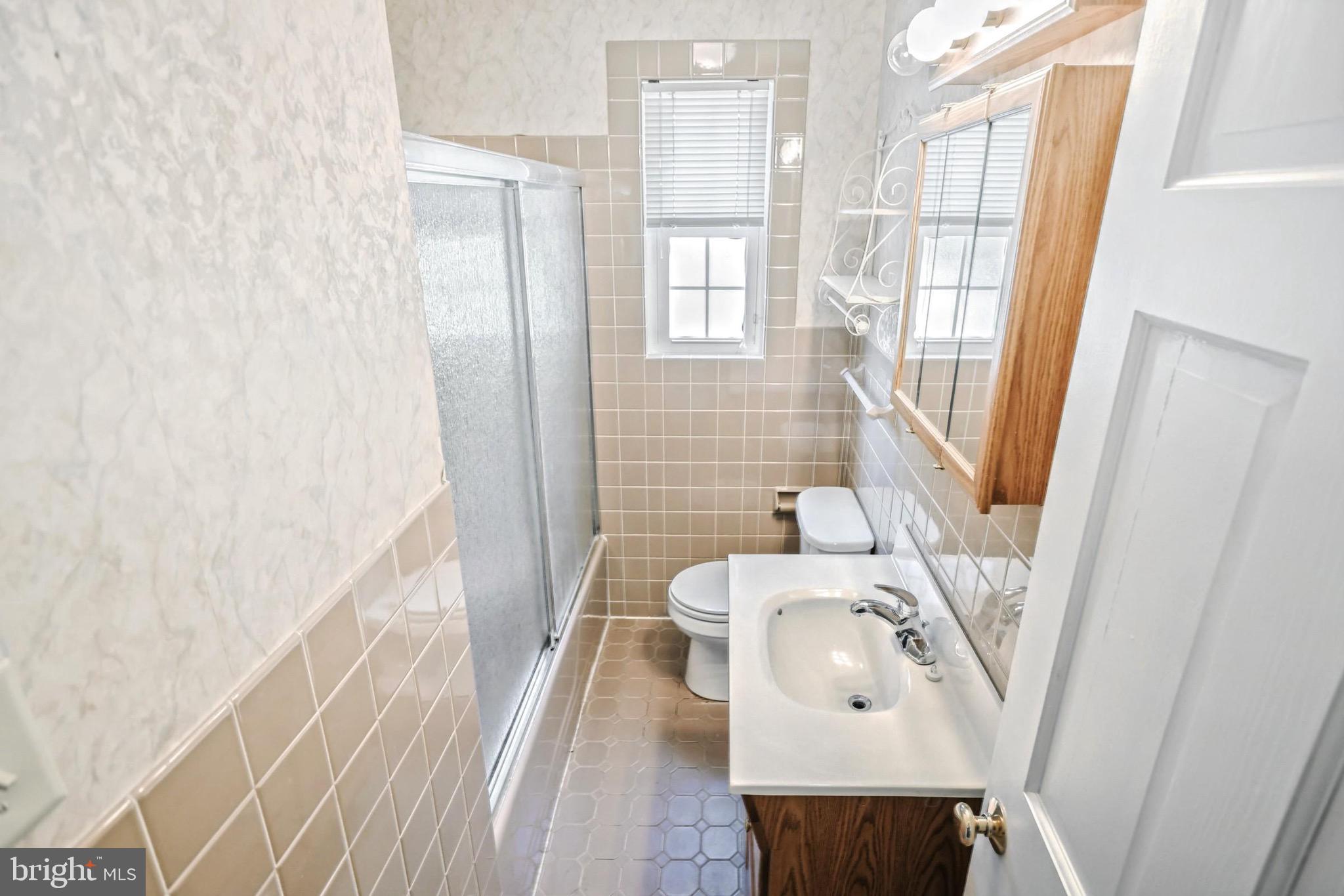 169 Irving Road York, PA 17403 - Photo 23 of 27 Full Bath